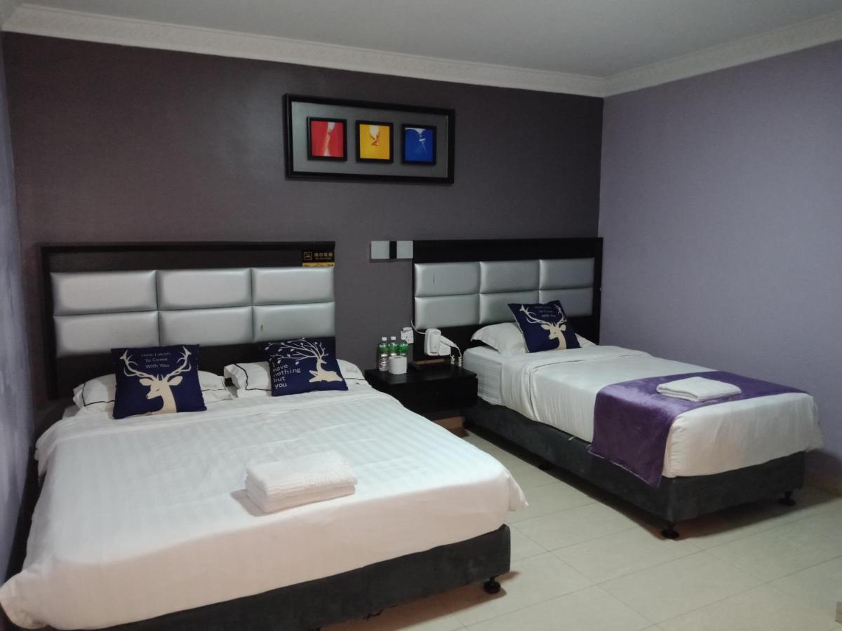 T Hotel Johor Bahru Скудай Екстер'єр фото
