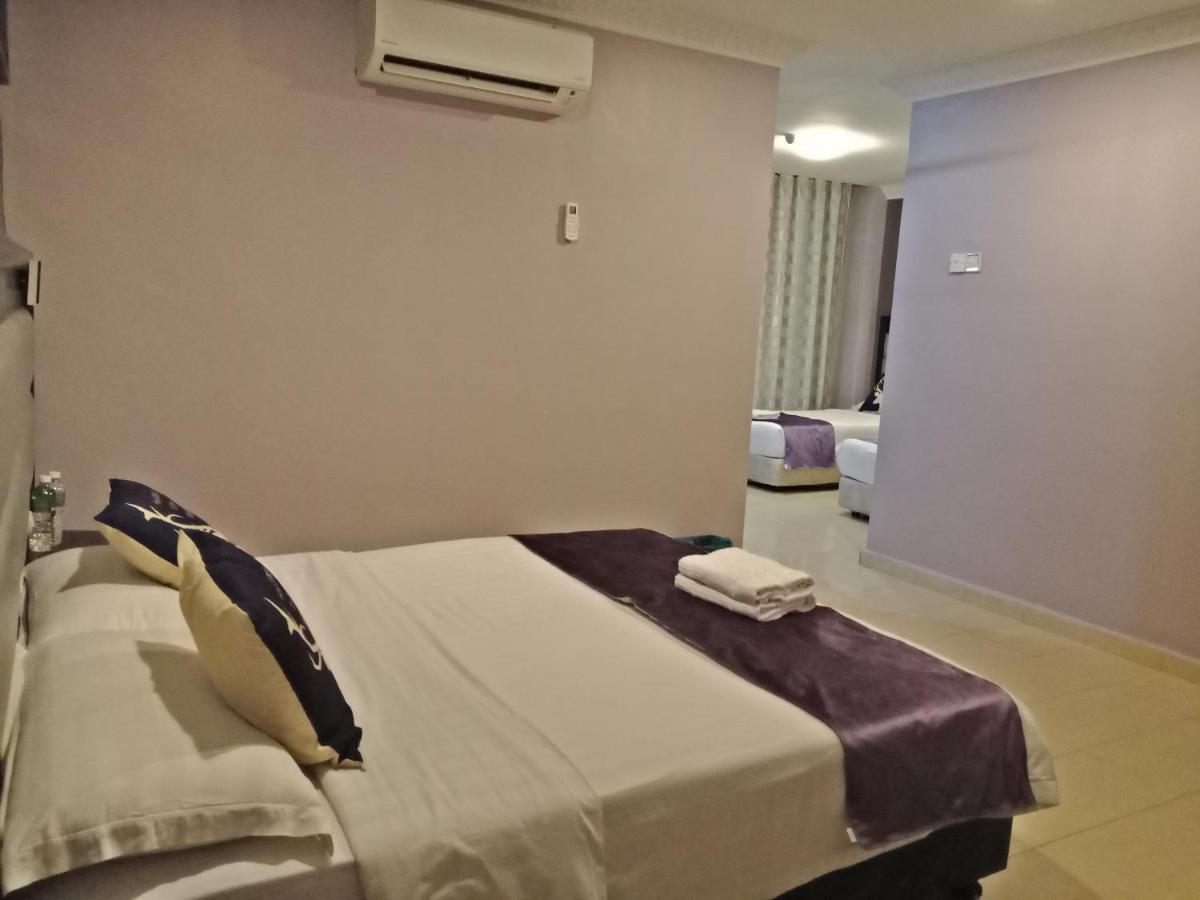 T Hotel Johor Bahru Скудай Екстер'єр фото