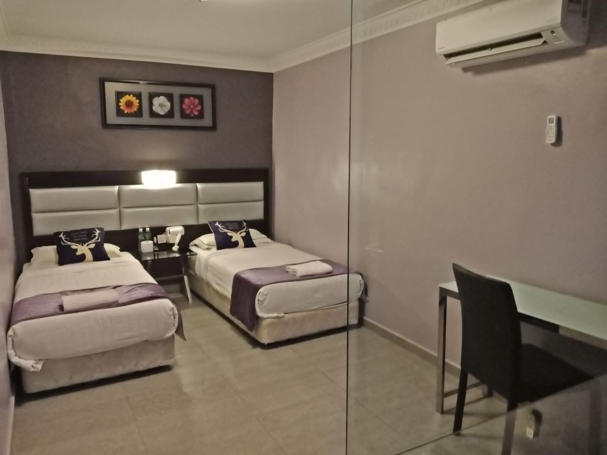 T Hotel Johor Bahru Скудай Екстер'єр фото