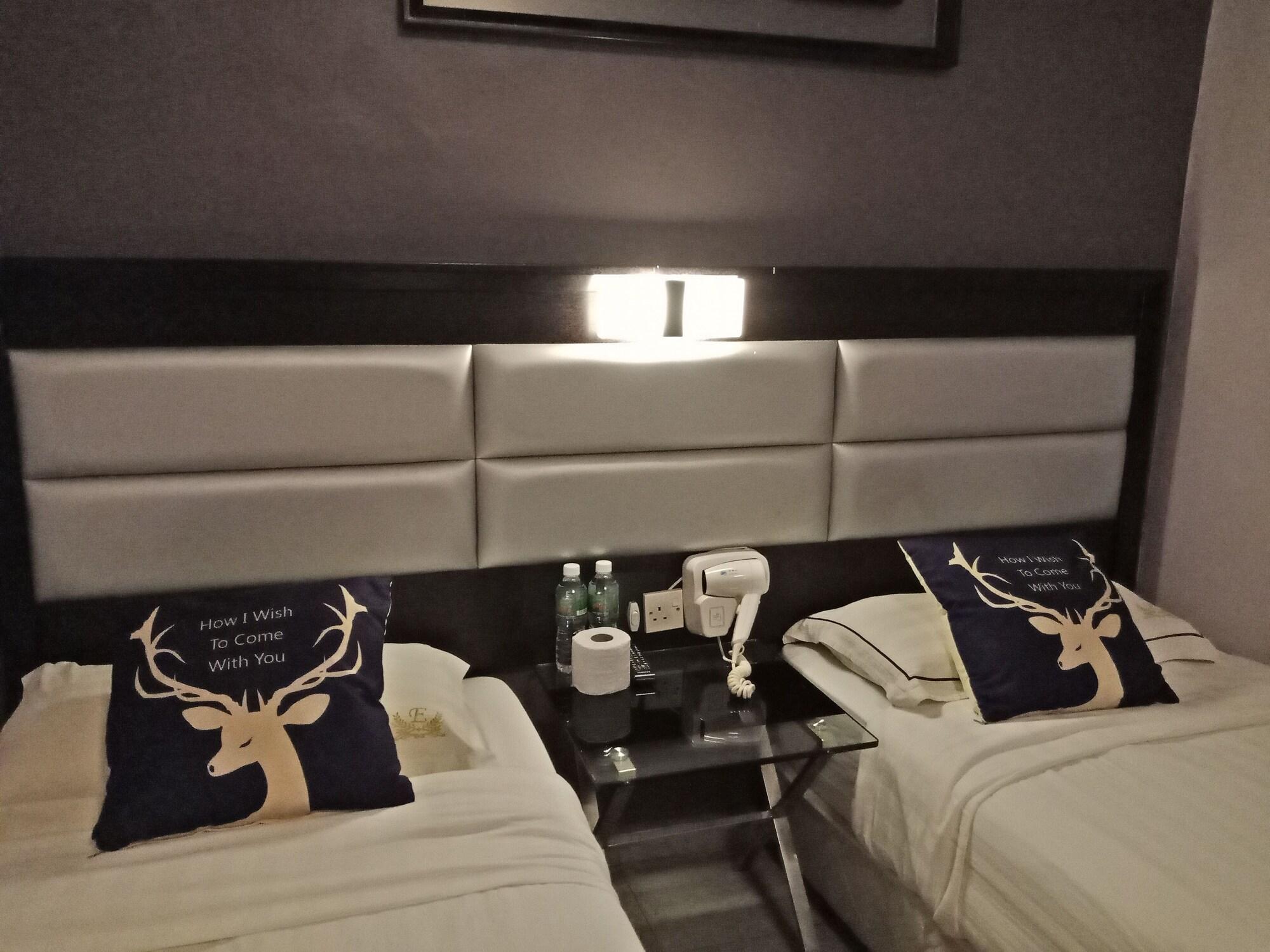 T Hotel Johor Bahru Скудай Екстер'єр фото