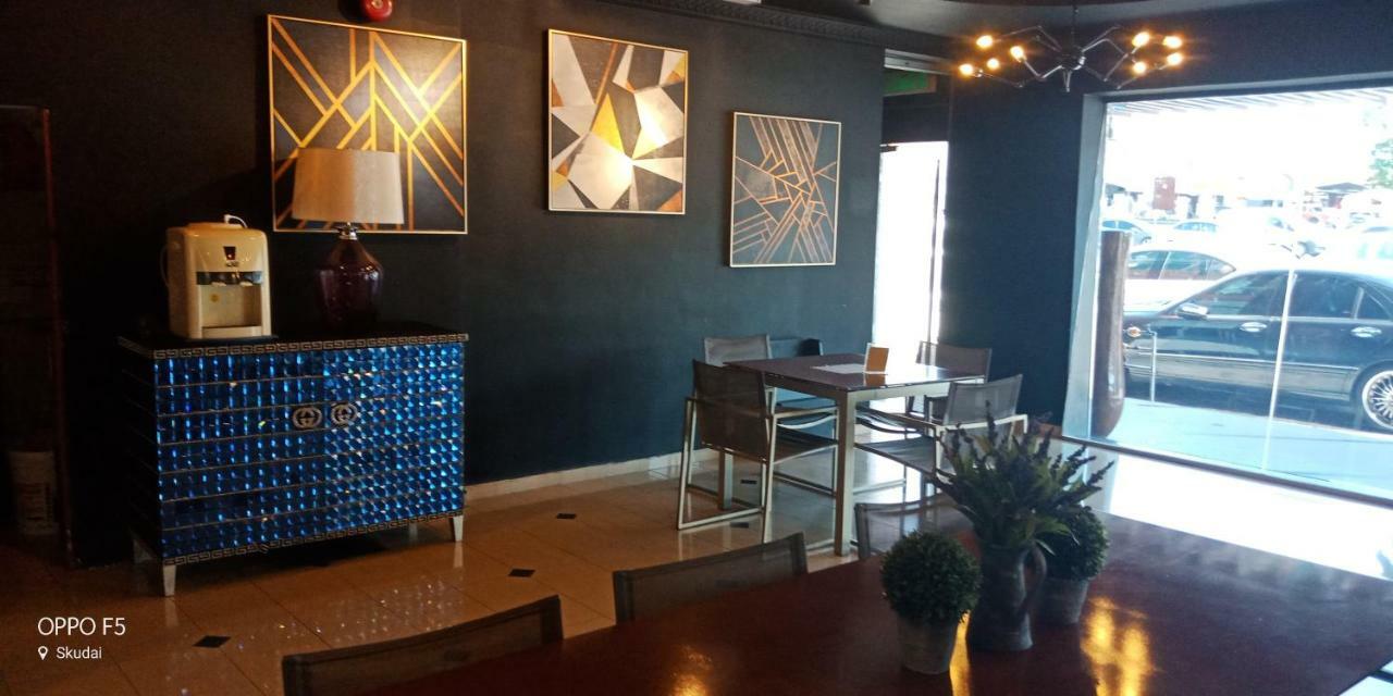 T Hotel Johor Bahru Скудай Екстер'єр фото