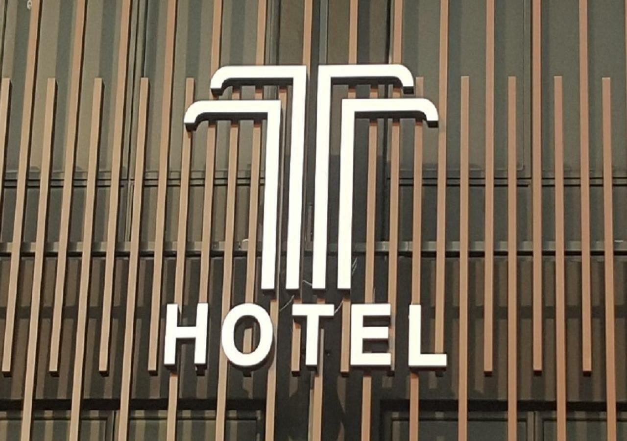 T Hotel Johor Bahru Скудай Екстер'єр фото